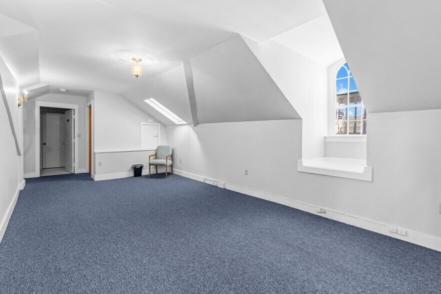 More Photos Of 30-32 William St, New Bedford Office For Sale