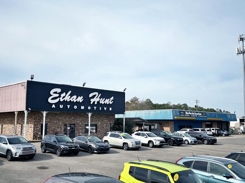 More Photos Of 90 Schillinger Rd S, Mobile Freestanding For Lease