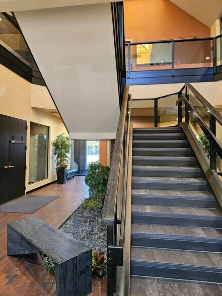 More Photos Of 1200 E Orangeburg Ave, Modesto Office For Lease