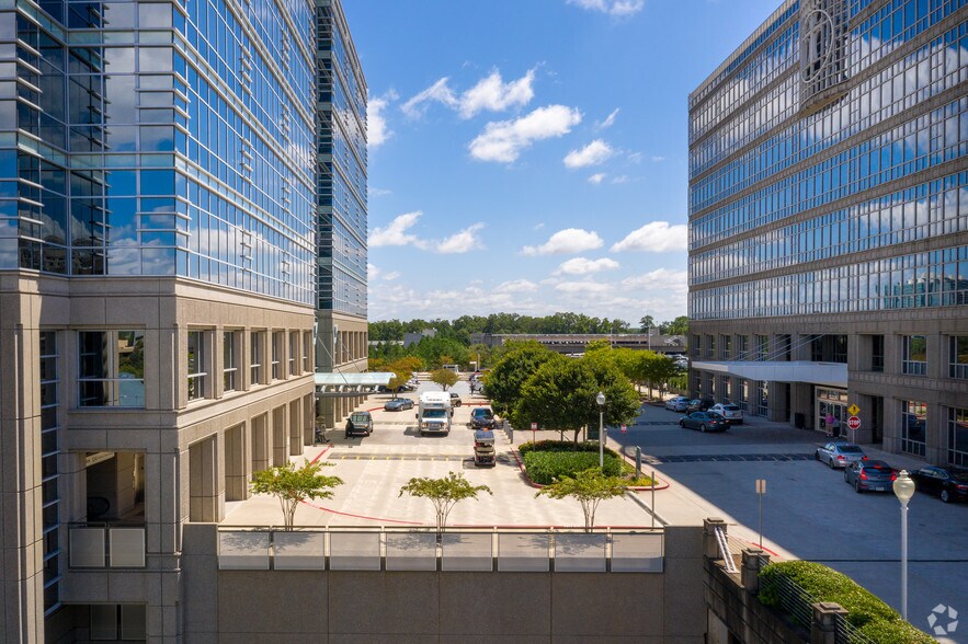 More Photos Of 5673 Peachtree Dunwoody Rd NE, Atlanta Medical For Lease