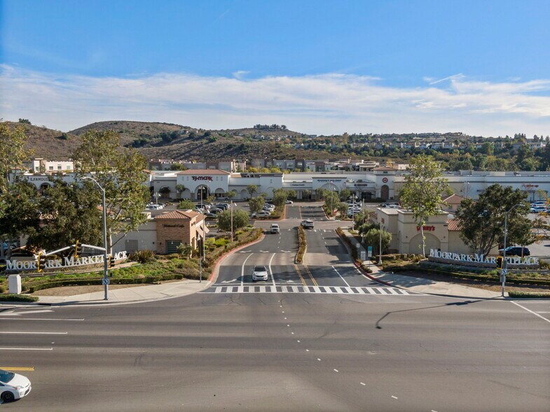 More Photos Of 800-888 New Los Angeles Ave, Moorpark Unknown For Lease