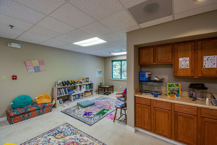 More Photos Of 5 Dunmore Ct, Hilton Head Office Residential For Sale