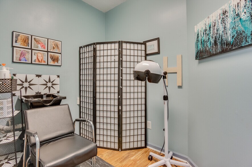 More Photos Of 411 Western Blvd, Jacksonville Medical For Lease