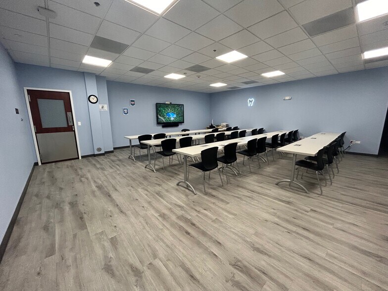 More Photos Of 9400 S Cicero Ave, Oak Lawn Medical For Sale