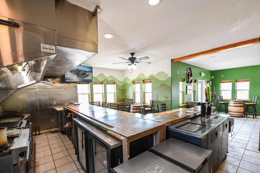 More Photos Of 228 Elcho Ave, Crested Butte Service Station For Sale