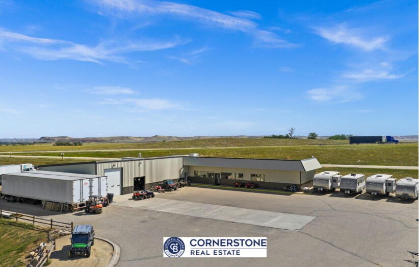 Primary Photo Of 1121 S Main St, Buffalo Service Station For Sale