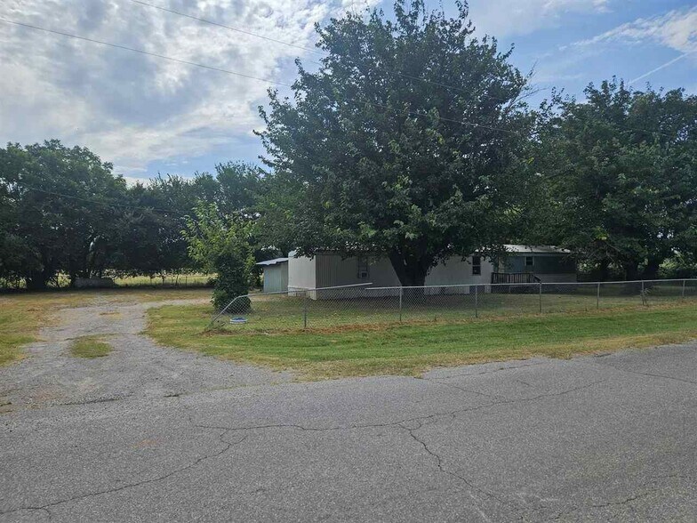 More Photos Of 67 Ash Ave, Elgin Trailer Camper Park For Sale