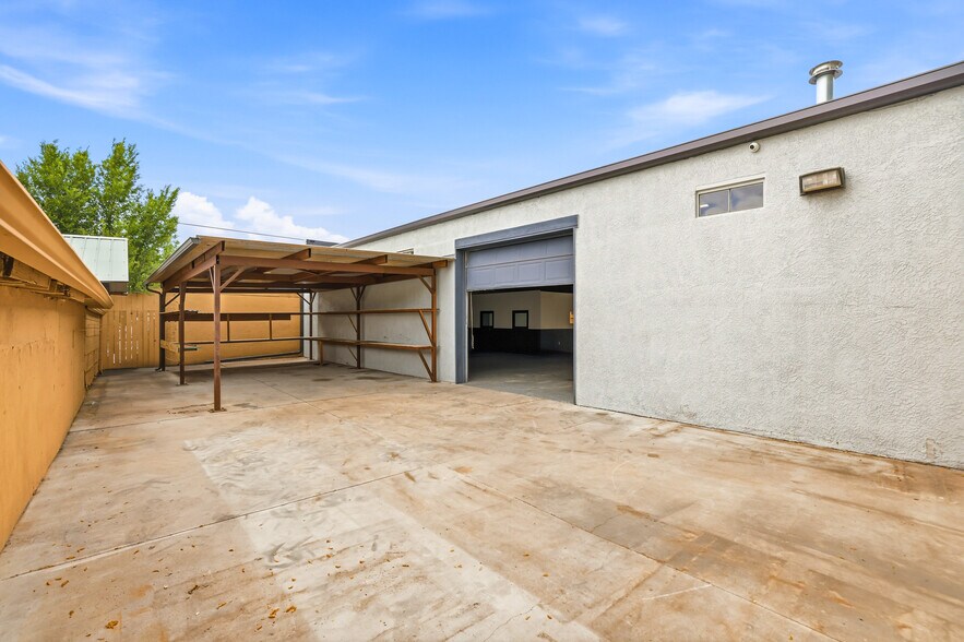 More Photos Of 2315 E Saint Vrain St, Colorado Springs Service For Lease