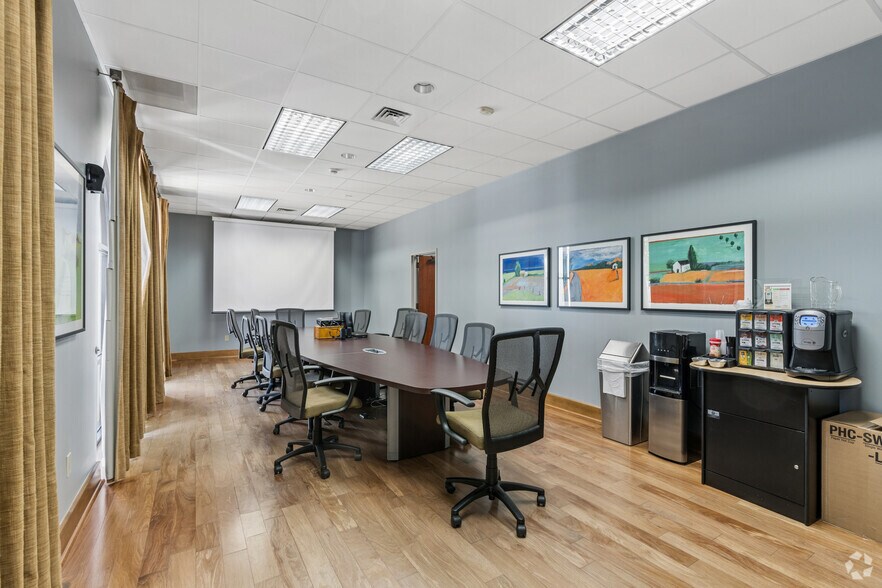 More Photos Of 17030 Red Oak Dr, Houston Medical For Sale