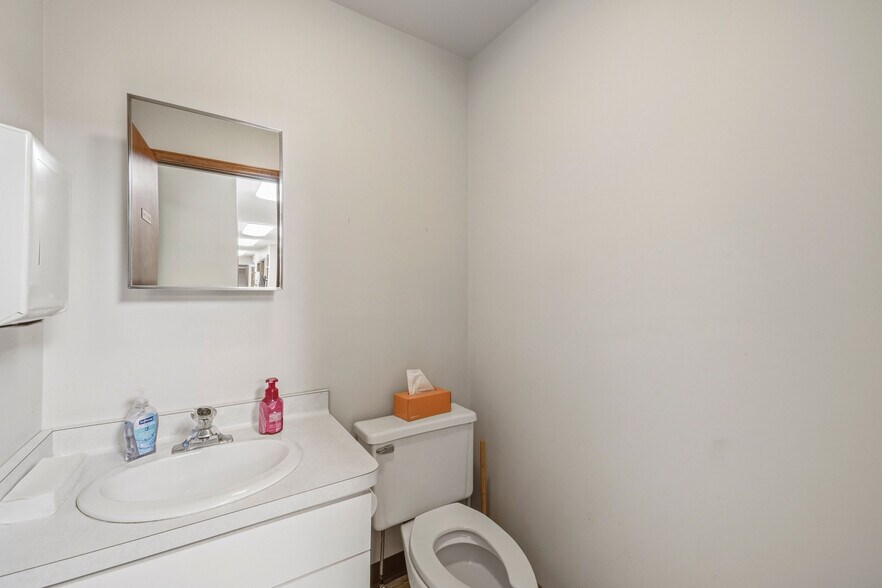 More Photos Of 690 Davison Rd, Lockport Office For Sale