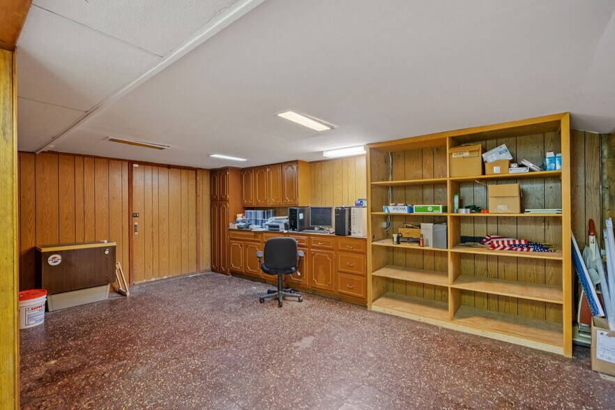 More Photos Of 235 Saratoga Rd, Schenectady Office For Sale