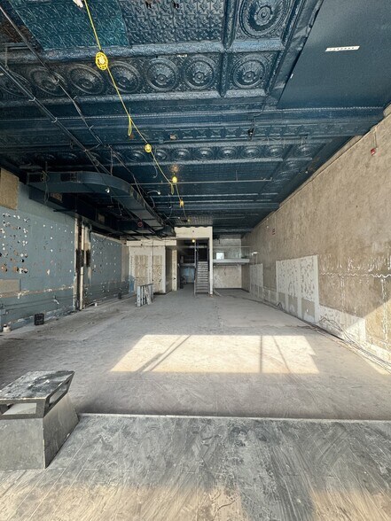 More Photos Of 20 W Louisiana St, Indianapolis Storefront Retail Residential For Lease