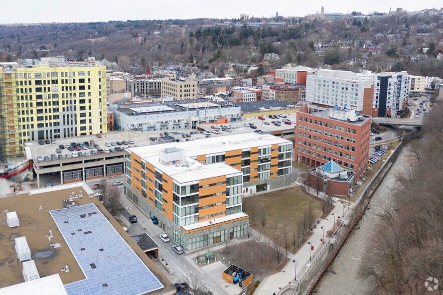 More Photos Of 131 E Green St, Ithaca Apartments For Lease