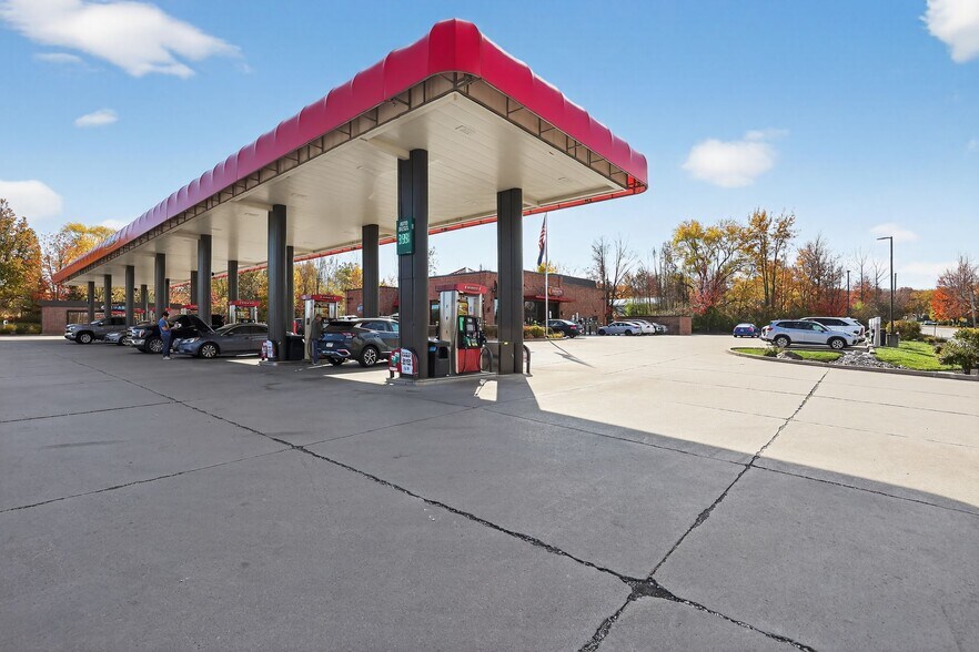 More Photos Of 8180 Perry Hwy, Erie Convenience Store For Sale