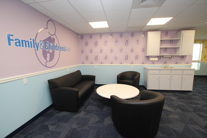 More Photos Of 60 Westwood Ave, Waterbury Office For Sale
