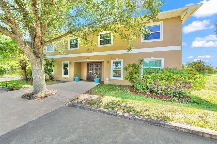 More Photos Of 111 Scott St, Melbourne Office For Sale