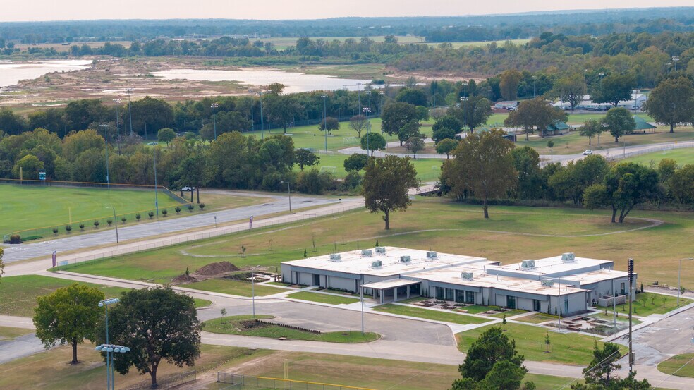 More Photos Of 8800 S Fawnwood Ct, Broken Arrow Office For Lease