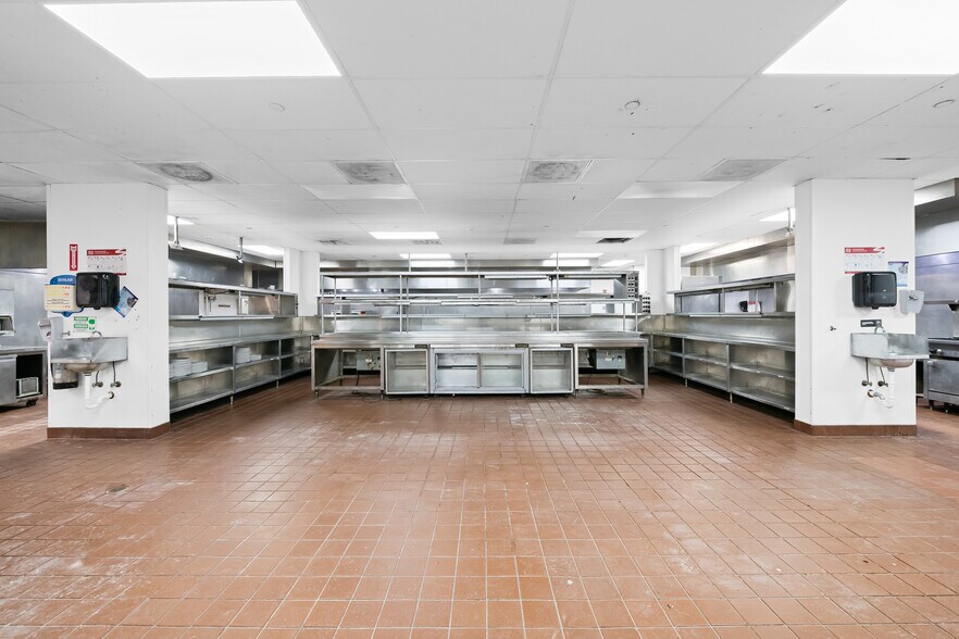 More Photos Of 15500 SW 29th St, Miramar Restaurant For Lease