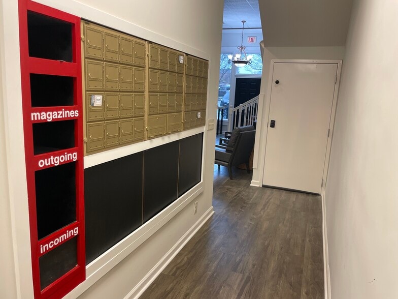 More Photos Of 112 S Maple St, Murfreesboro Office For Lease