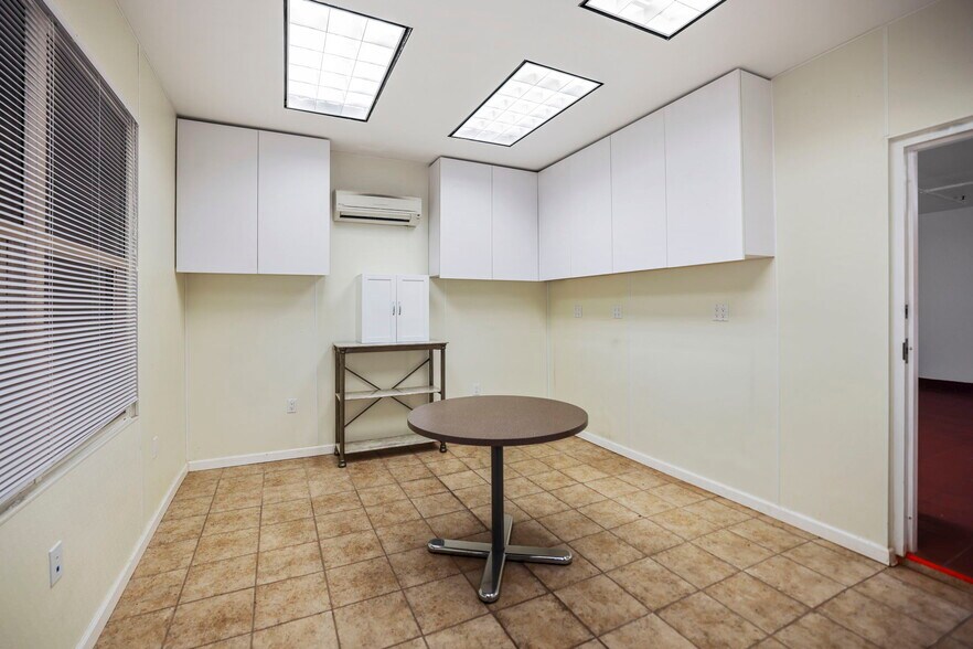 More Photos Of 155 8th St N, Saint Petersburg Office Residential For Lease