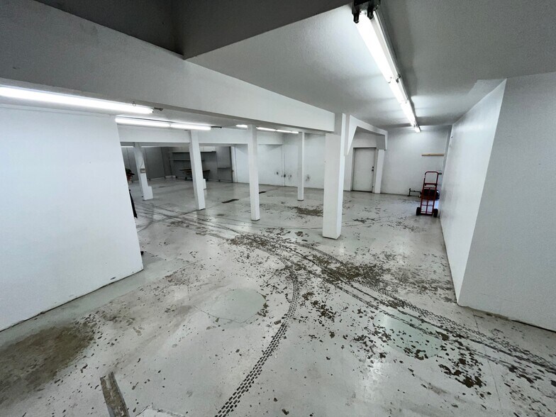 More Photos Of 1204 Bendigo Blvd N, North Bend Auto Dealership For Lease