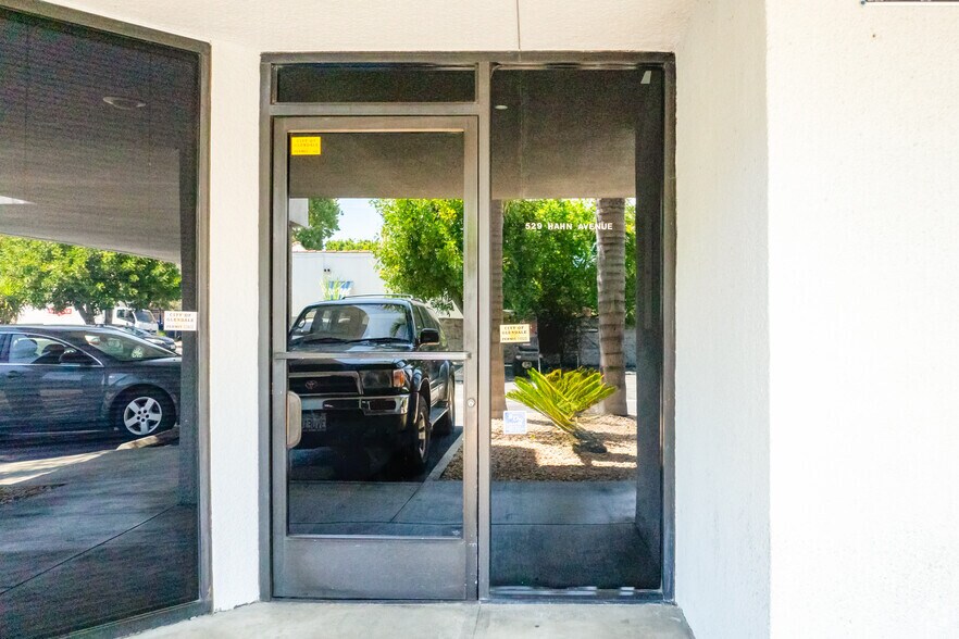 More Photos Of 529 Hahn Ave, Glendale Office For Lease