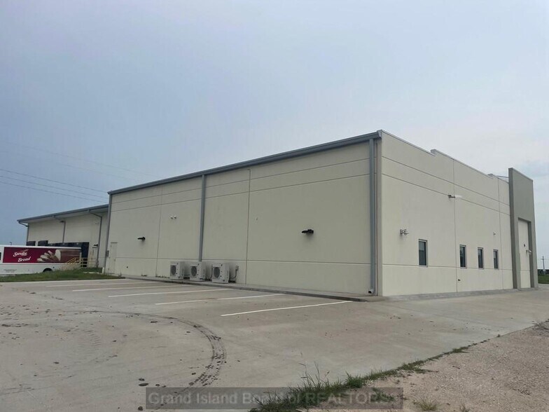 More Photos Of 4586 Gold Core Rd, Grand Island Light Manufacturing For Lease