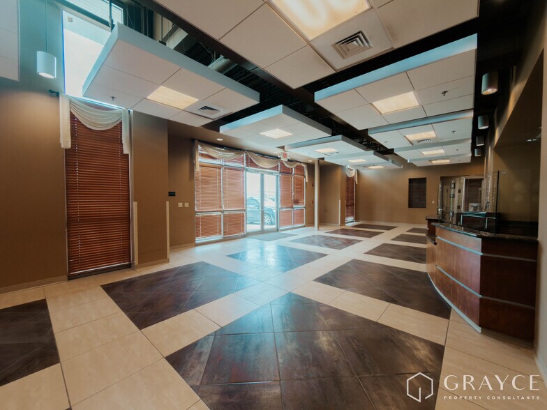 More Photos Of 4301 N Mesa St, El Paso Medical For Lease