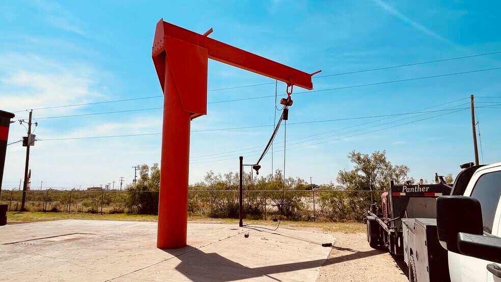 More Photos Of 5550, Odessa Warehouse For Sale