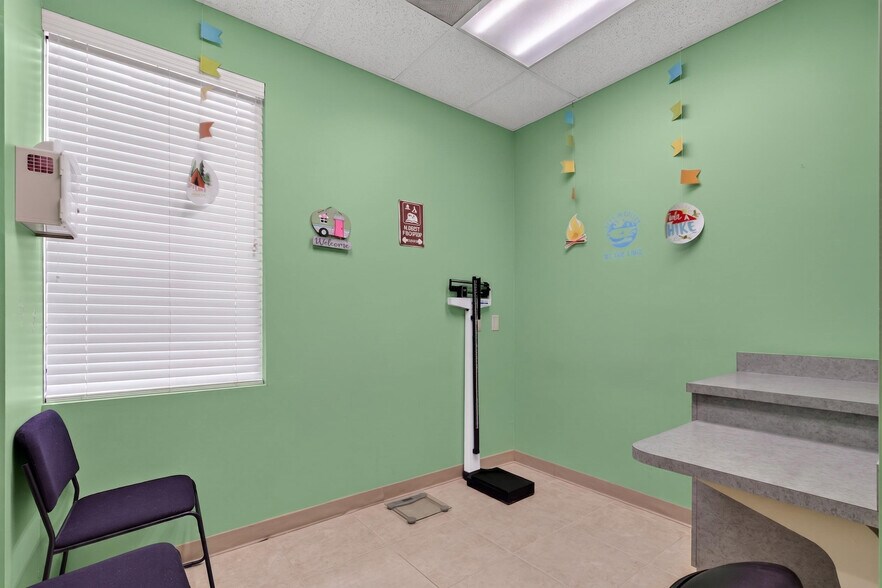 More Photos Of 1801 Salk Ave, Tavares Medical For Sale