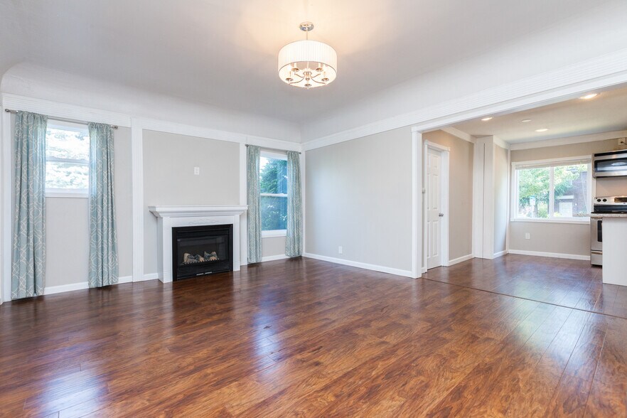 More Photos Of 222 N I St, Tacoma Apartments For Sale