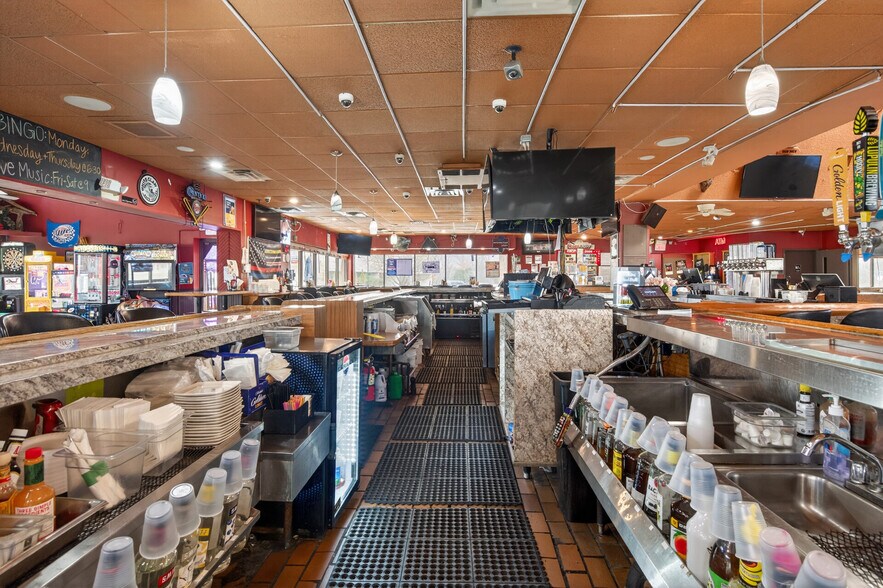 More Photos Of 17646 NE Central Ave, Ham Lake Restaurant For Sale