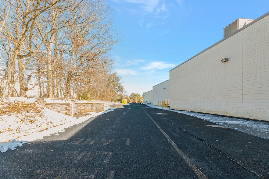 More Photos Of 81 Corbett Way, Eatontown Office For Lease