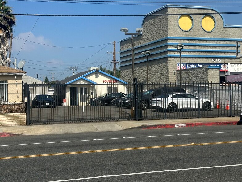More Photos Of 13119 Inglewood Ave, Hawthorne General Retail For Sale