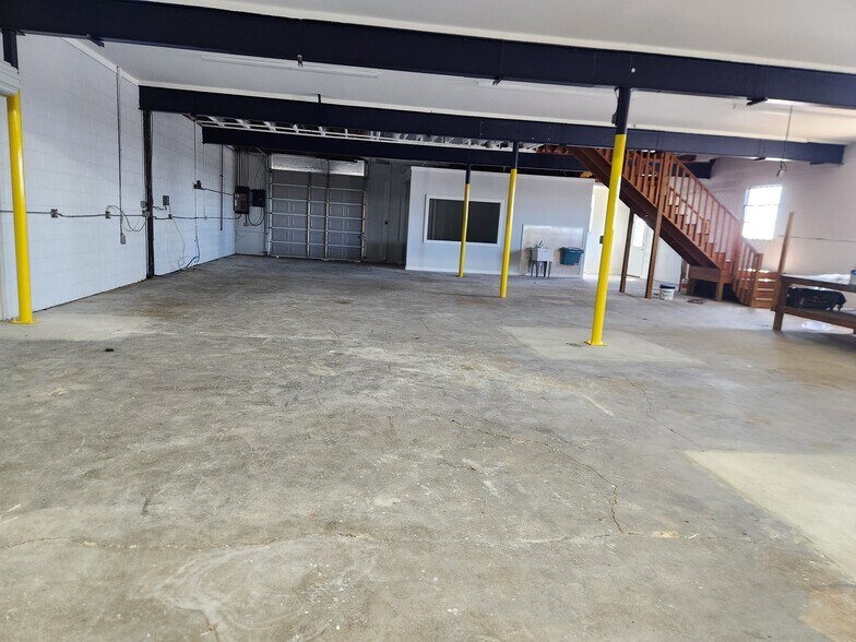 More Photos Of 2400 Newcastle St, Brunswick Office Residential For Lease