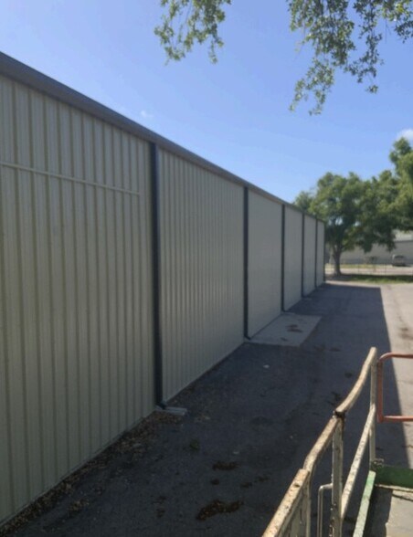 More Photos Of 4625 N 122nd Ave, Clearwater Warehouse For Lease