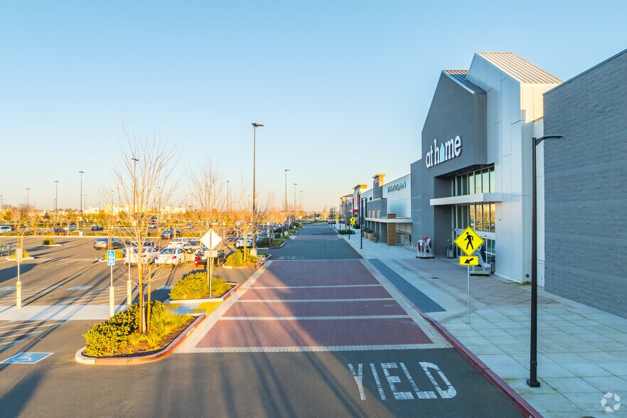 More Photos Of 8320 Delta Shores Cir S, Sacramento Freestanding For Sale