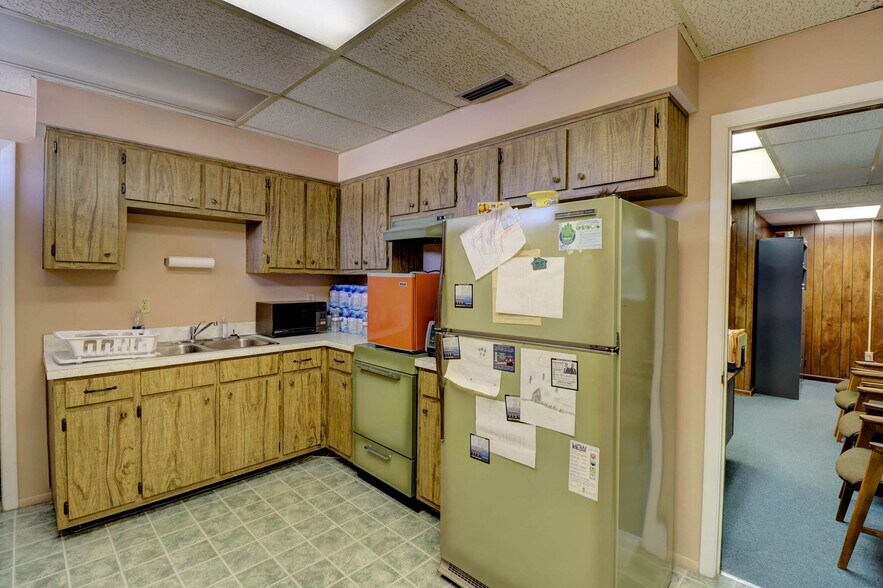 More Photos Of 2110 S Cleveland Ave, Fort Myers Office For Sale