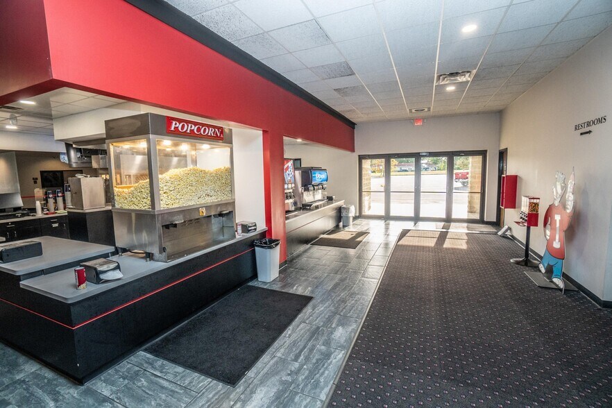 More Photos Of 1361 Grand Ave, Hartford Movie Theatre For Sale