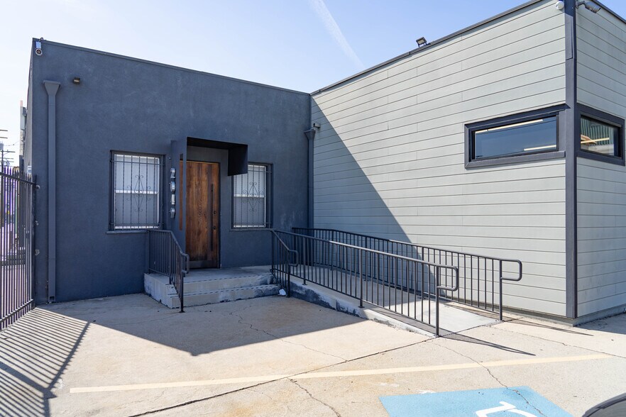 More Photos Of 2049-2053 E 38th St, Vernon Industrial For Sale