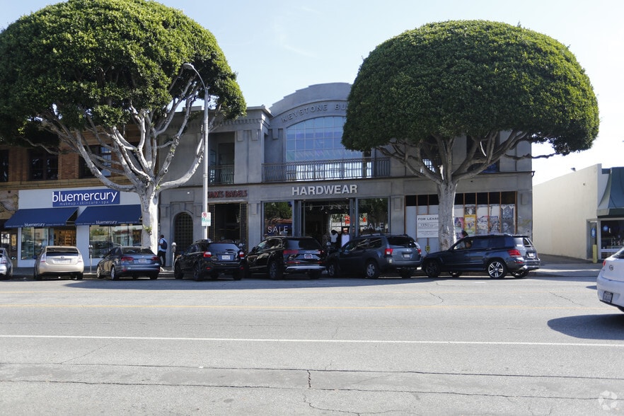 Primary Photo Of 156 N Larchmont Blvd, Los Angeles Office For Lease