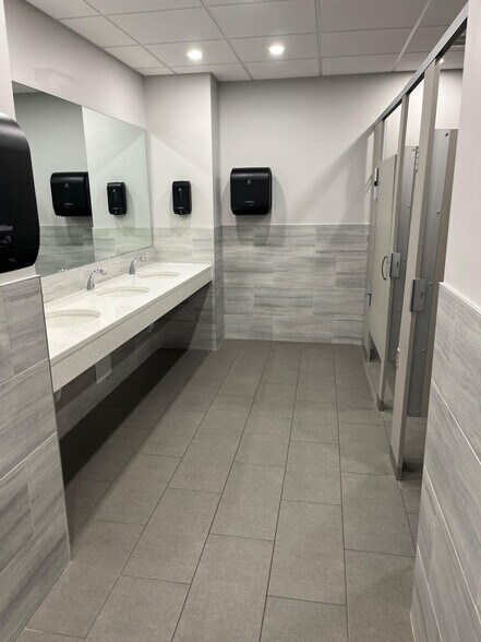 More Photos Of 655 Shrewsbury Ave, Shrewsbury Medical For Lease