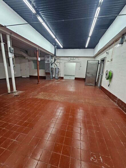 More Photos Of 4600 13th St, Great Falls Light Distribution For Lease