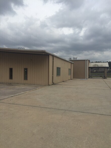 More Photos Of 25210 Richards Rd, Spring Loft Creative Space For Lease