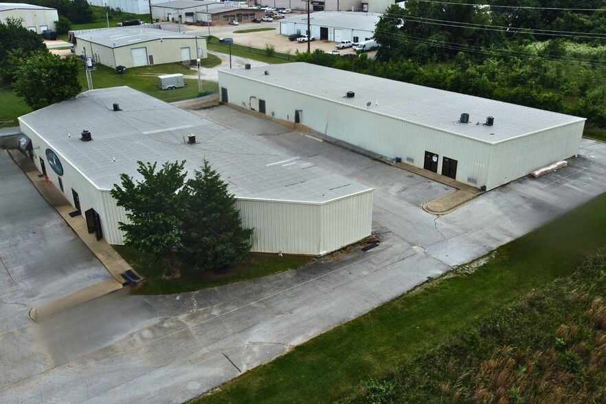 Primary Photo Of 5764-5766 N Thompson St, Springdale Warehouse For Lease