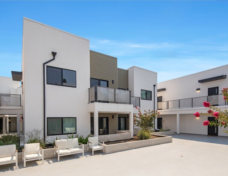 More Photos Of 1300 W Mission Blvd, Pomona Apartments For Sale