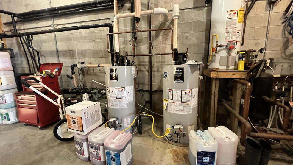 More Photos Of 506 W 7th St, Evart Carwash For Sale