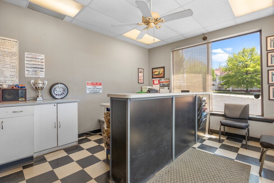 More Photos Of 2304 Huntingdon Pike, Huntingdon Valley Auto Repair For Sale