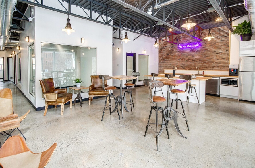 More Photos Of 4376 Av Papineau, Montréal Storefront Retail Residential For Sale