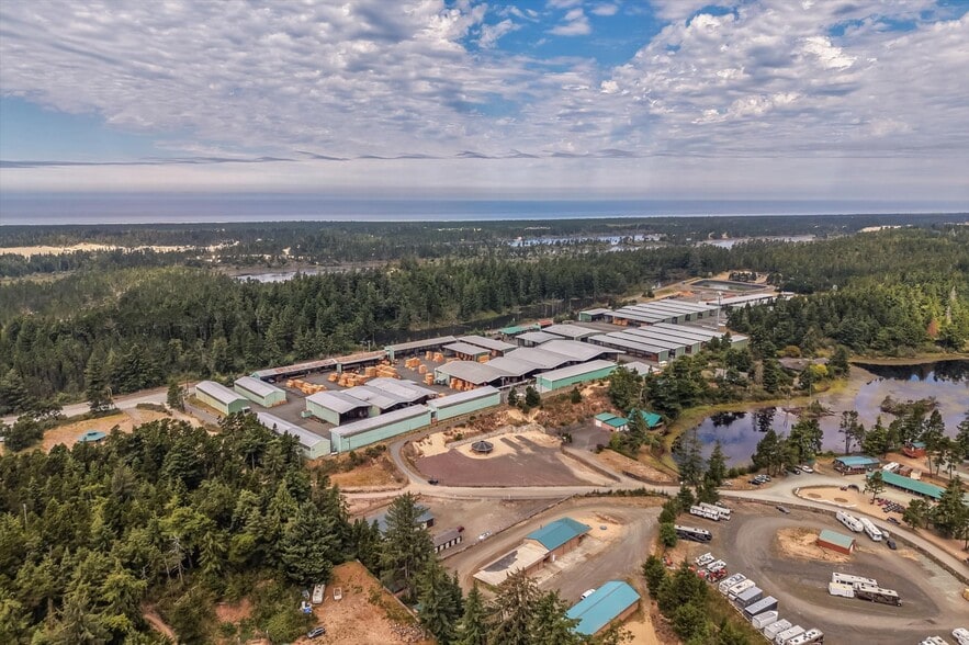More Photos Of 93697 Storage Dr, North Bend Specialty For Sale